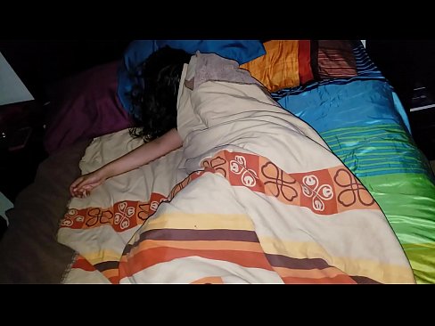 ❤️ Njërku qorton njerkën e tij të re ndërsa ajo fle. ☑ Video qij tek ne